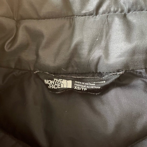 North Face 550 Women’s Puffer Jacket - Picture 2 of 5